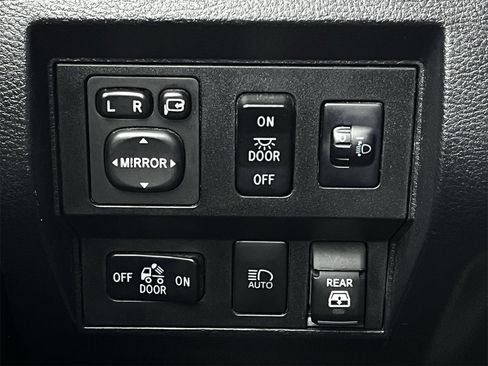 Used 2020 Toyota Tundra Platinum image 20