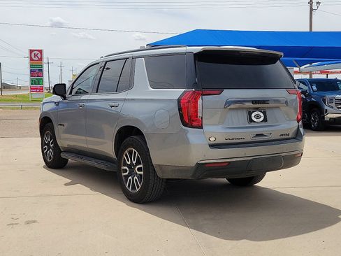 Used 2024 GMC Yukon AT4 w/ Technology Package AWD/4WD image 3