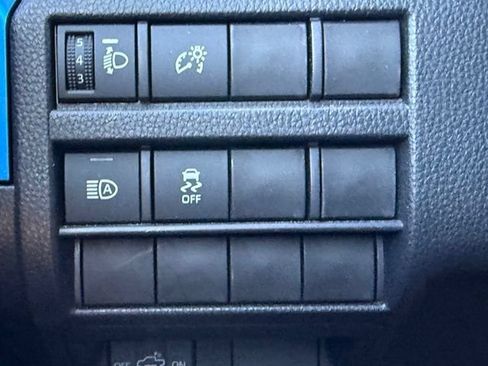 Used 2025 Toyota Tacoma TRD Off-Road AWD/4WD image 22