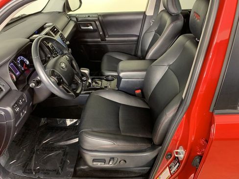 Used 2024 Toyota 4Runner TRD Off-Road Premium AWD/4WD image 29