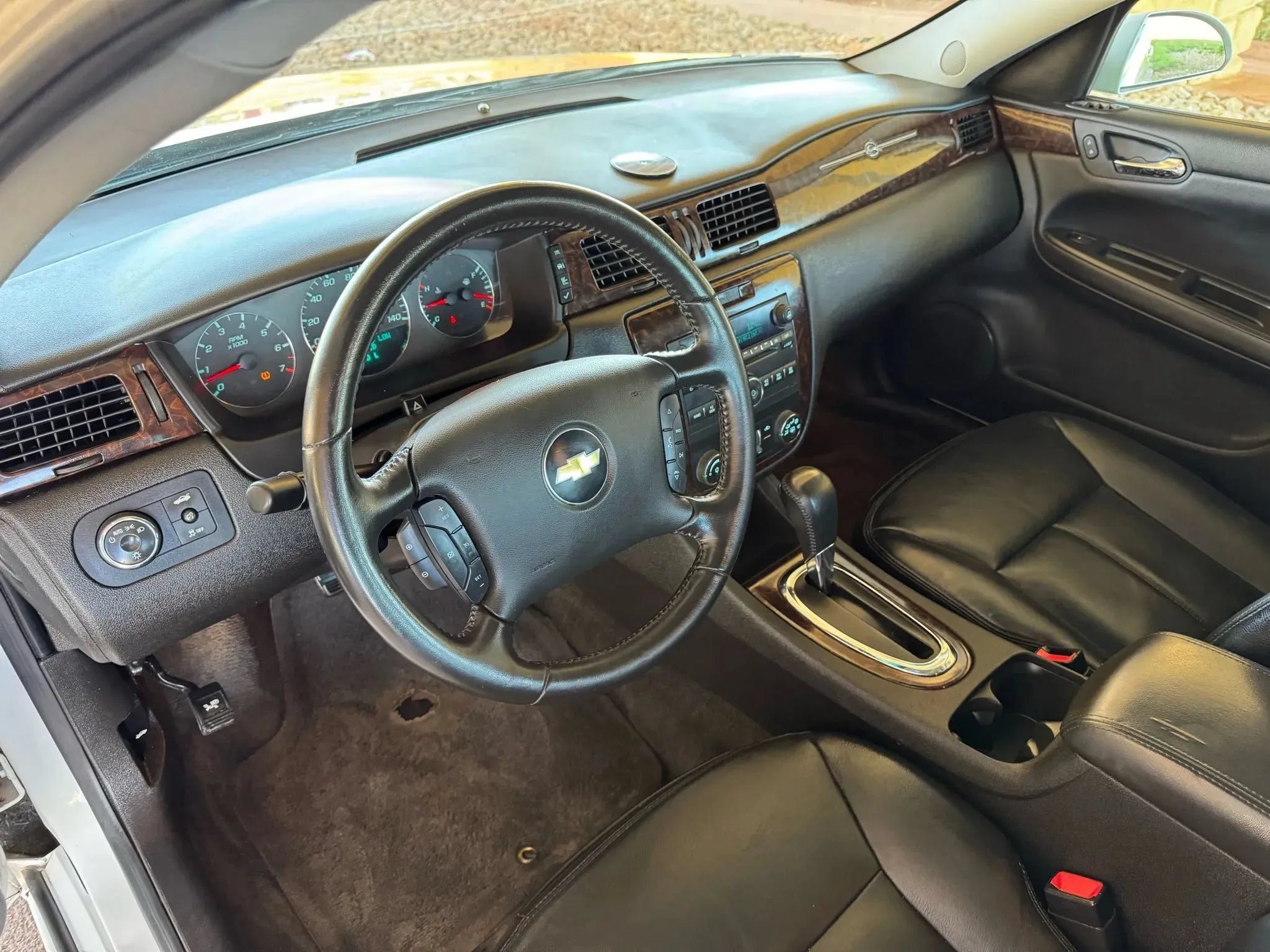 Used 2013 Chevrolet Impala LT w/ LT Sunroof Package FWD image 10
