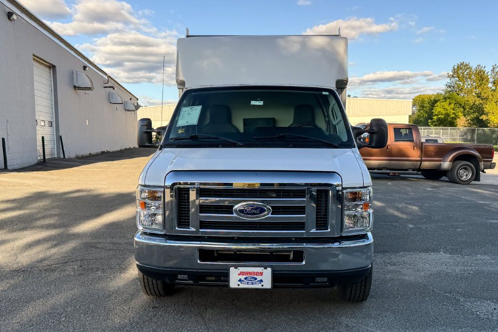 Certified 2017 Ford E-350 and Econoline 350 Super Duty w/ Power Windows & Locks Group RWD image 8