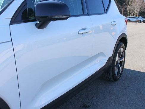 Used 2025 Volvo XC40 B5 Plus image 47