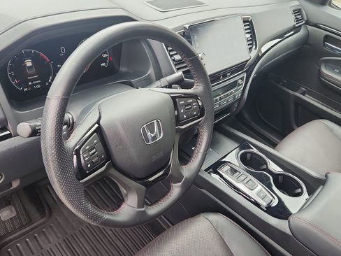 Used 2024 Honda Ridgeline Black Edition image 9