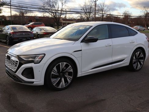 Used 2024 Audi Q8 e-tron Prestige w/ Prestige Package image 2