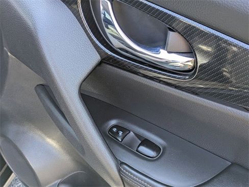 Used 2019 Nissan Rogue SL w/ Premium Package image 34