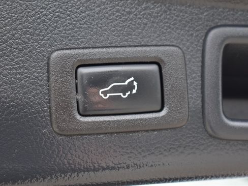 Used 2015 Subaru Forester 2.5i Limited AWD/4WD image 32