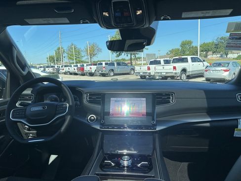 New 2025 Jeep Wagoneer Series II image 4