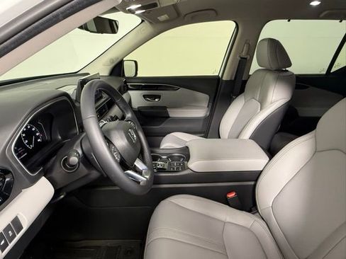 Used 2025 Honda Pilot EX-L image 29