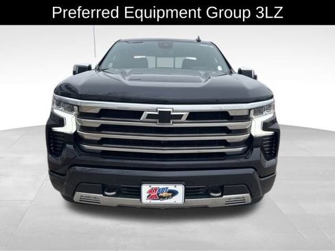 Used 2023 Chevrolet Silverado 1500 High Country w/ Technology Package image 2