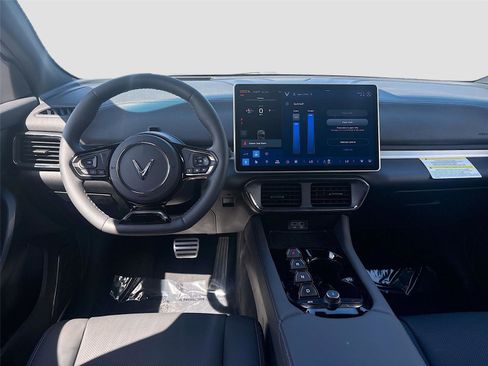 New 2025 VinFast VF 8 Plus image 23