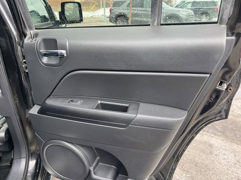 Used 2017 Jeep Patriot High Altitude image 12