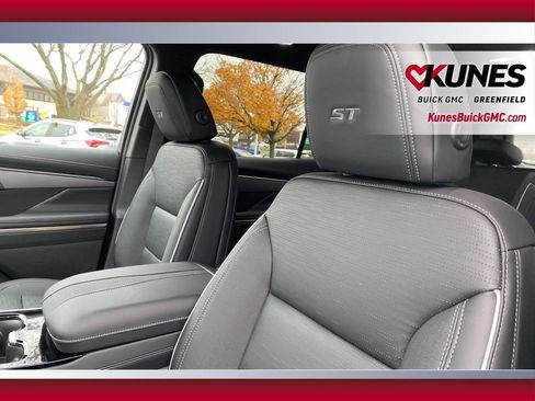 New 2026 Buick Enclave Sport Touring image 18