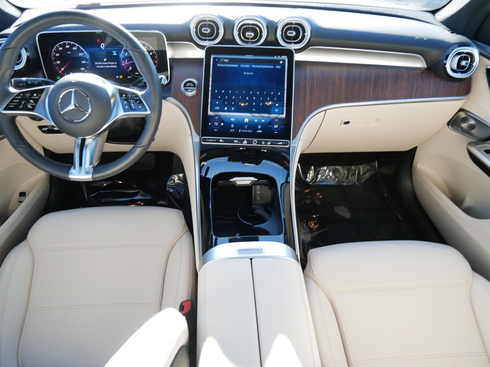 Used 2025 Mercedes-Benz GLC 300 4MATIC image 14