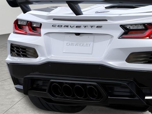 Used 2027 Chevrolet Corvette Z06 RWD image 14