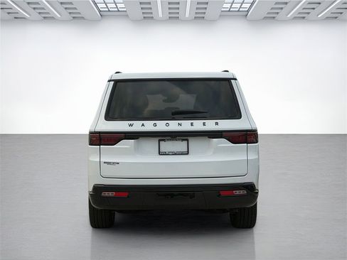 New 2025 Jeep Wagoneer L Series II w/ Premium Group I image 4