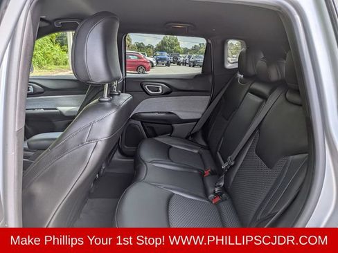 Certified 2025 Jeep Compass Latitude AWD/4WD image 13
