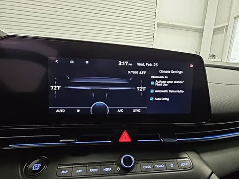 Used 2022 Hyundai Elantra N image 17