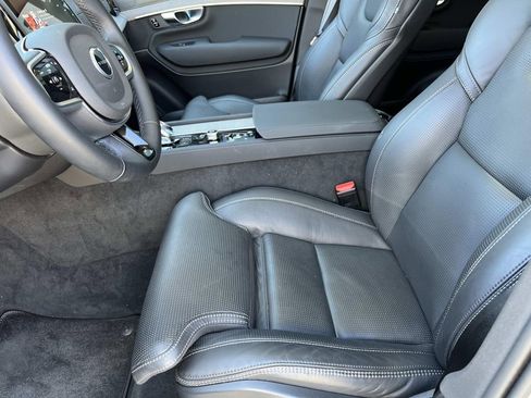 Used 2025 Volvo XC90 B6 Ultra image 29