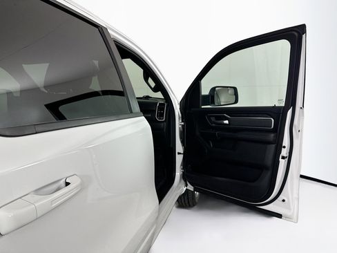 Used 2022 RAM 1500 Big Horn image 30