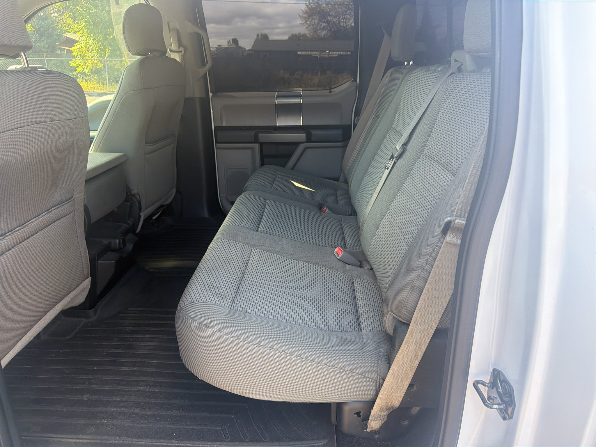 Used 2015 Ford F150 XLT w/ Equipment Group 302A Luxury AWD/4WD image 9
