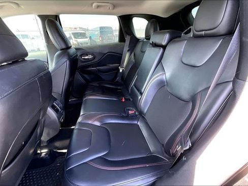 Used 2020 Jeep Cherokee Trailhawk w/ Cold Weather Group image 27