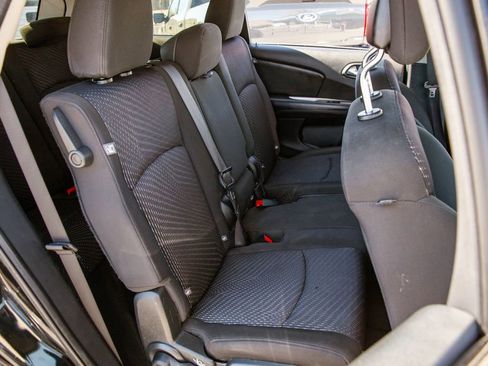 Used 2019 Dodge Journey SE w/ Connectivity Group FWD image 12