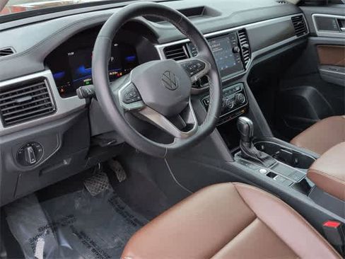 Used 2022 Volkswagen Atlas SE w/ Panoramic Sunroof Package image 10