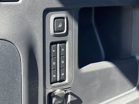 New 2026 Ford Expedition Active image 22