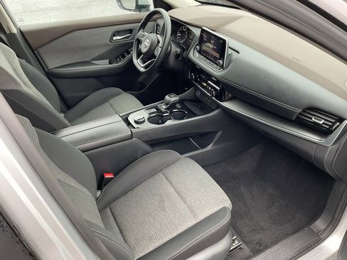 Used 2022 Nissan Rogue SV image 18