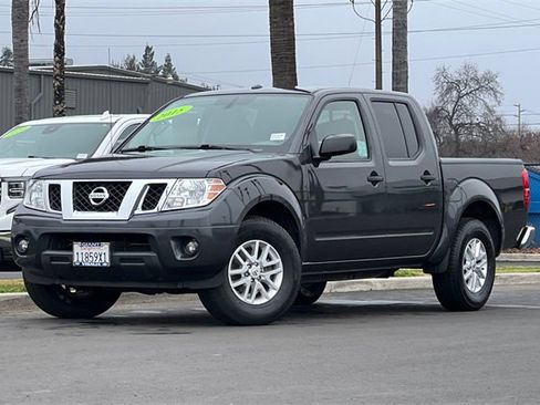 Used 2015 Nissan Frontier SV w/ SV Value Truck Package image 8