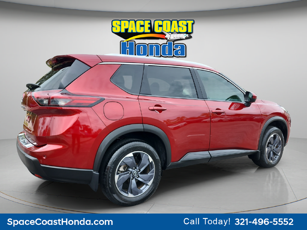 Used 2025 Nissan Rogue SV w/ SV Premium Package FWD image 3