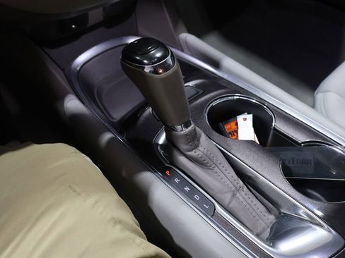 Used 2017 Chevrolet Malibu LT image 29