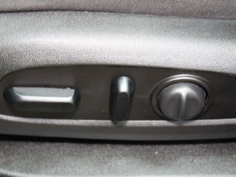 Used 2021 Chevrolet Equinox LT w/ LPO, Floor Liner Package image 18