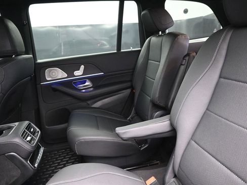 Used 2025 Mercedes-Benz GLS 450 4MATIC image 15