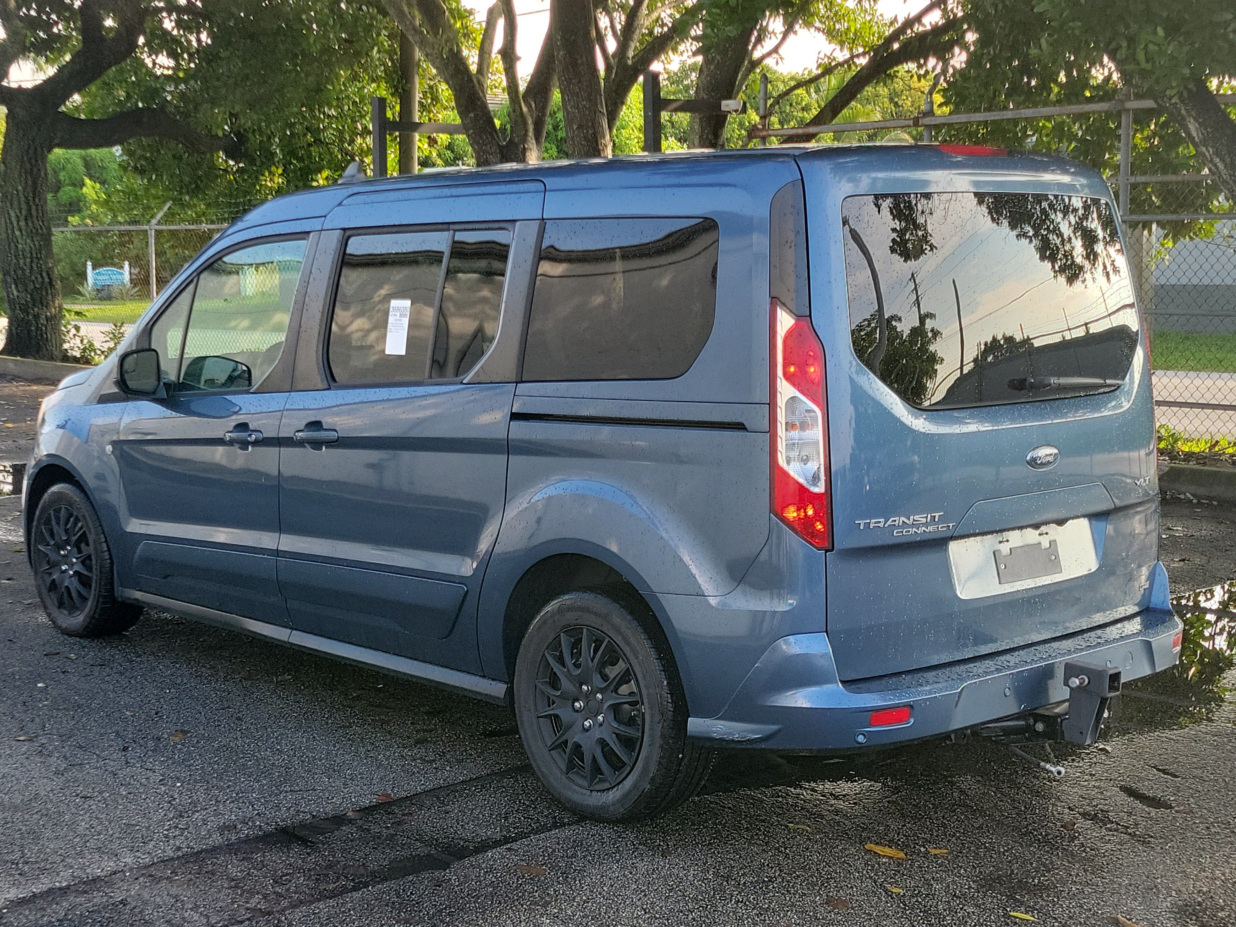 Used 2020 Ford Transit Connect XLT FWD image 3