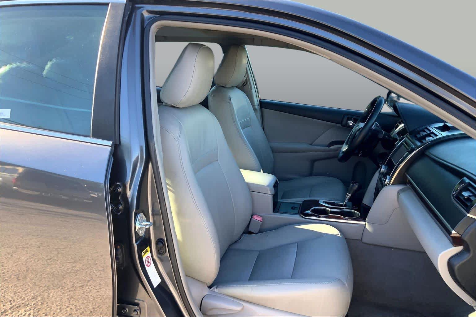 Used 2012 Toyota Camry XLE FWD image 8