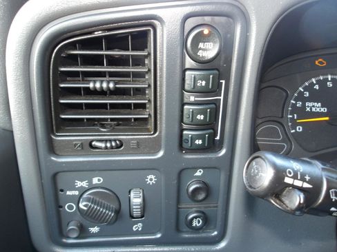 Used 2003 Chevrolet Avalanche LTZ AWD/4WD image 19