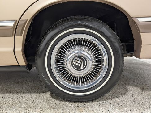 Used 1993 Mercury Grand Marquis GS RWD image 10