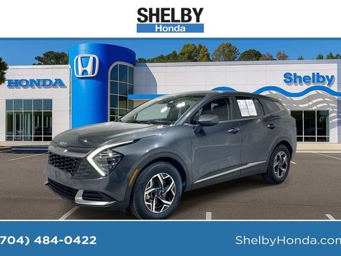 Used 2024 Kia Sportage LX image 1