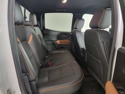 Used 2024 GMC Canyon AT4 w/ Canyon Safety Plus Package AWD/4WD image 17