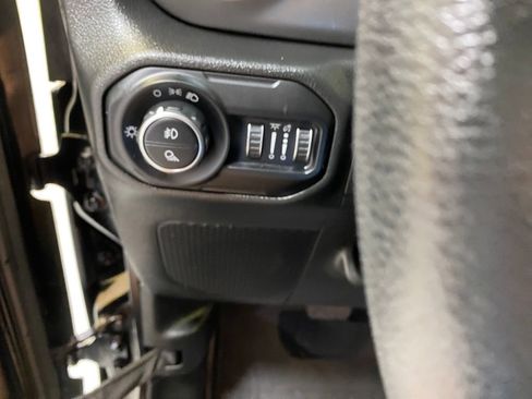 Used 2022 Jeep Gladiator Sport AWD/4WD image 33