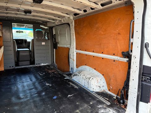 Used 2015 Nissan NV 2500 SV w/ Side & Curtain Airbag Package image 10