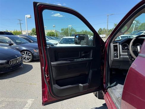Used 2018 RAM 1500 Express AWD/4WD image 16