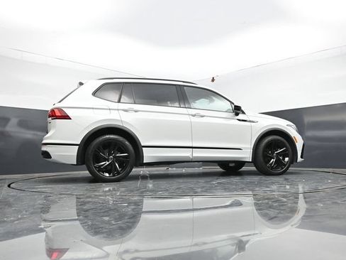 Used 2023 Volkswagen Tiguan SE R-Line AWD/4WD image 66