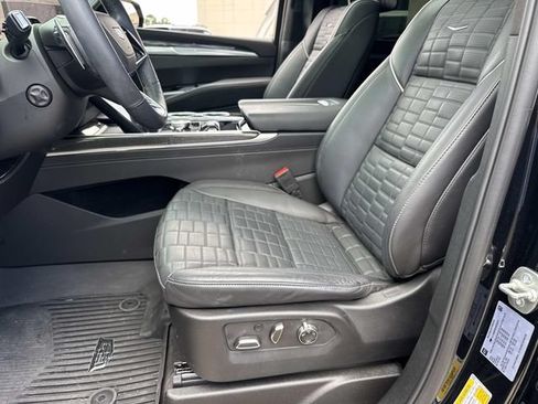 Used 2025 Cadillac Escalade V AWD/4WD image 22