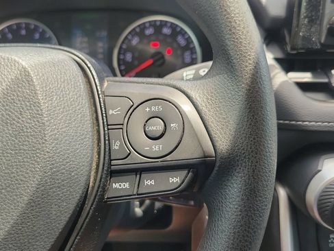 Certified 2020 Toyota RAV4 LE FWD image 20