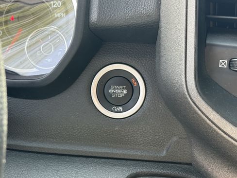 Used 2025 RAM 1500 Warlock AWD/4WD image 25