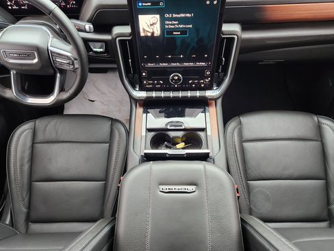 Used 2025 GMC Yukon Denali image 18