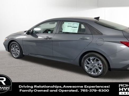 Used 2024 Hyundai Elantra SEL image 7